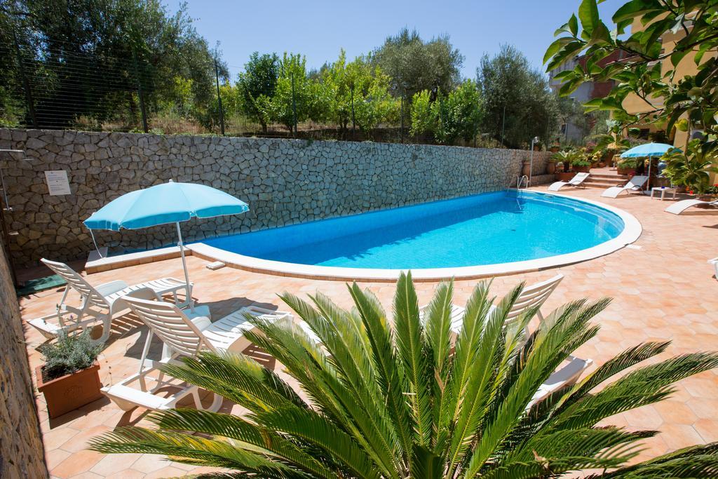 Residence Hotel Eden Trogir Exterior foto