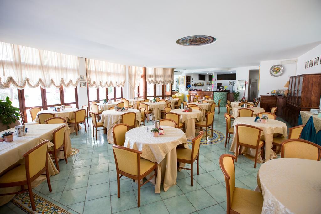 Residence Hotel Eden Trogir Exterior foto
